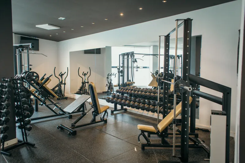 Instalaciones MS Oviedo - Zona de musculación y peso libre